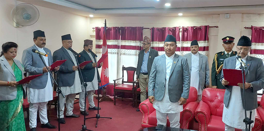 बागमती प्रदेश : चार मन्त्रीले लिए शपथ, १३ मन्त्रालयमा १४ मन्त्री नियुक्त