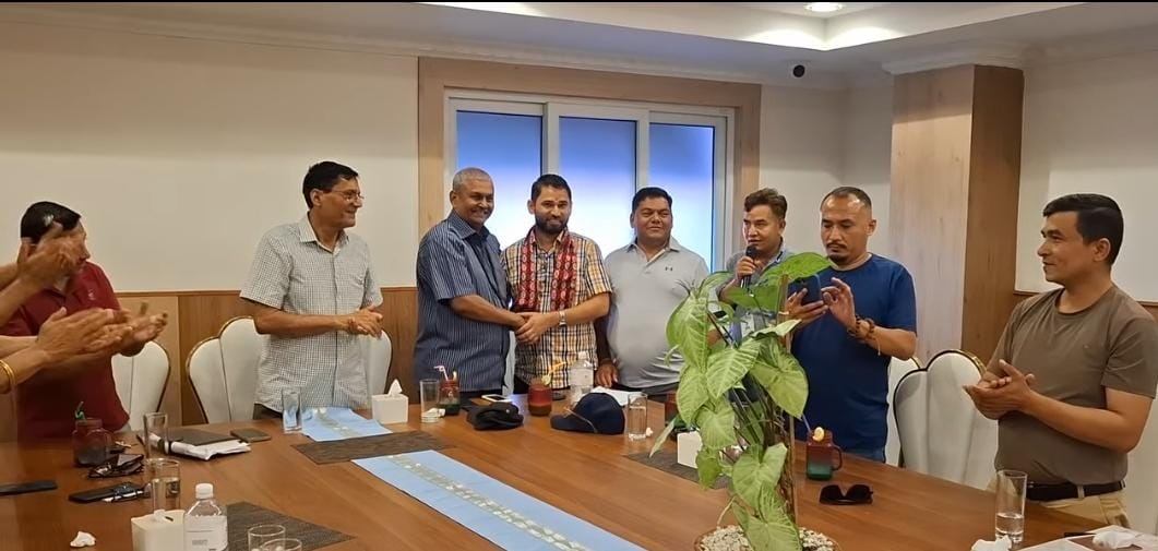 गणतान्त्रिक मञ्चद्वारा सदस्यता वितरण र सम्मान