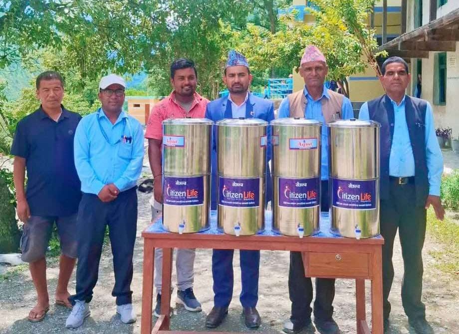 सिटिजन लाइफ इन्स्योरेन्सद्वारा सुनिपिपलचौर माविमा खानेपानी फिल्टर सहयोग