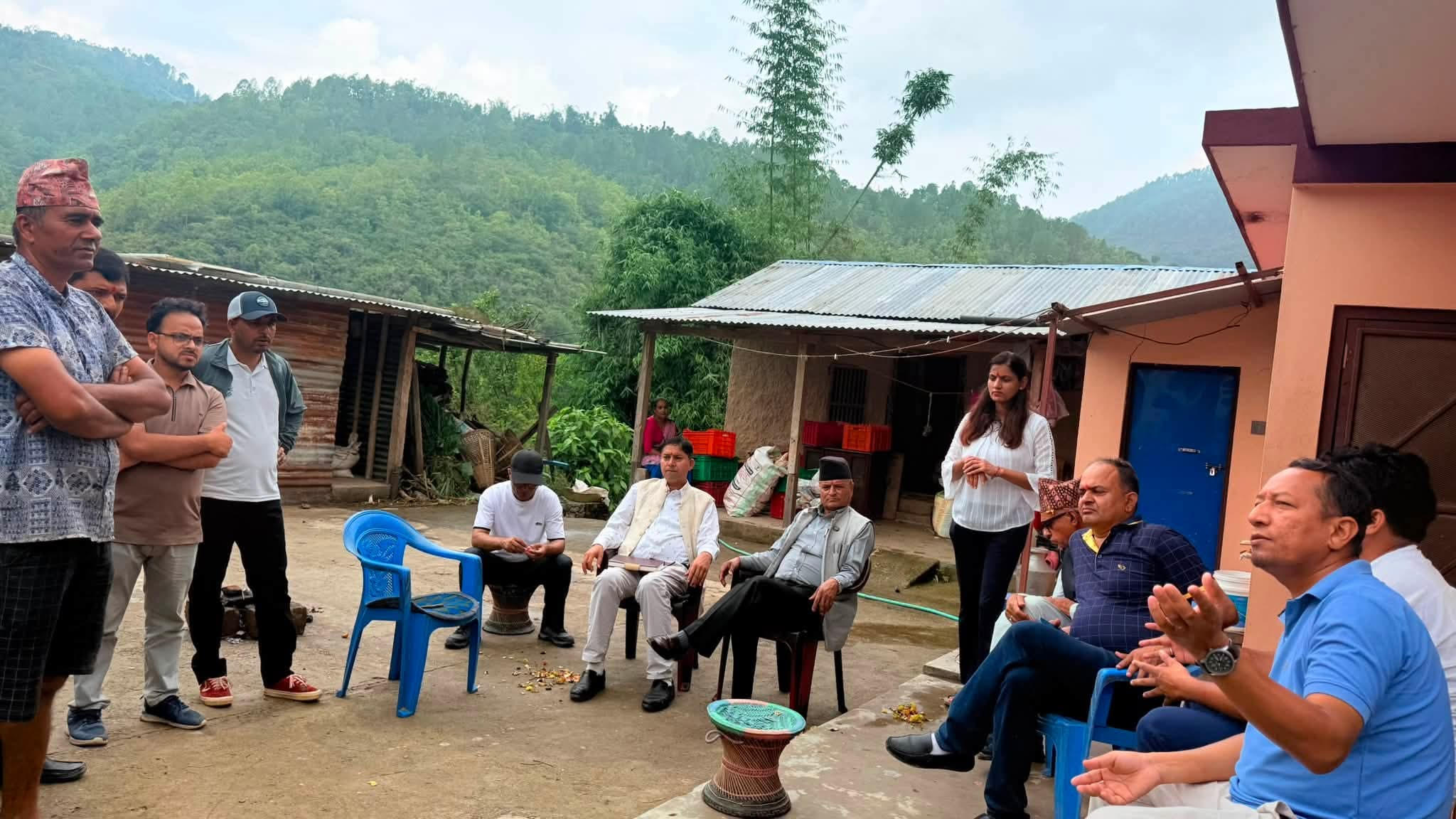 खेतमै पुगेर अनुदान खोज्दै कृषि ज्ञान केन्द्र