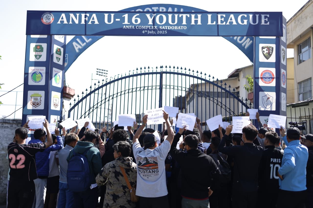 एन्फामा पारदर्शिता र जवाफदेहिताको माग गर्दै प्रदर्शन (तस्बिरहरू)