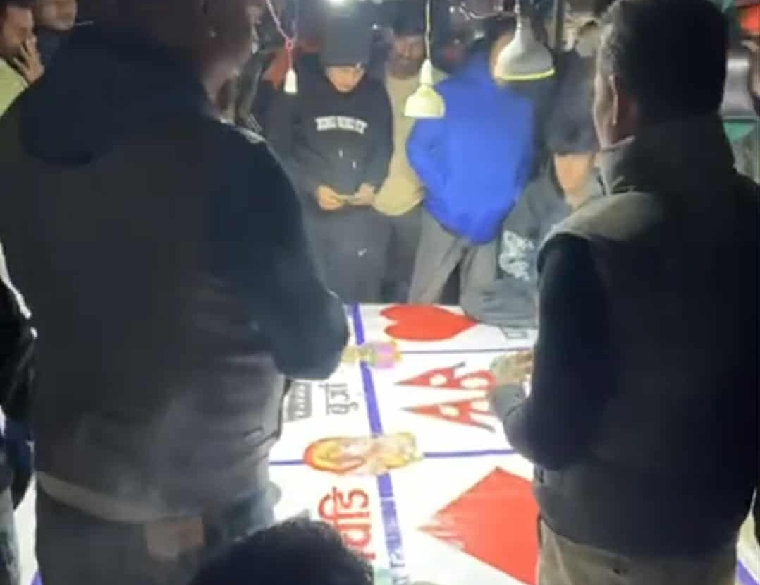 सन्तपुरको मेलामा खुलेआम जुवा, प्रहरीको मौनतामाथि स्थानीयको रोष