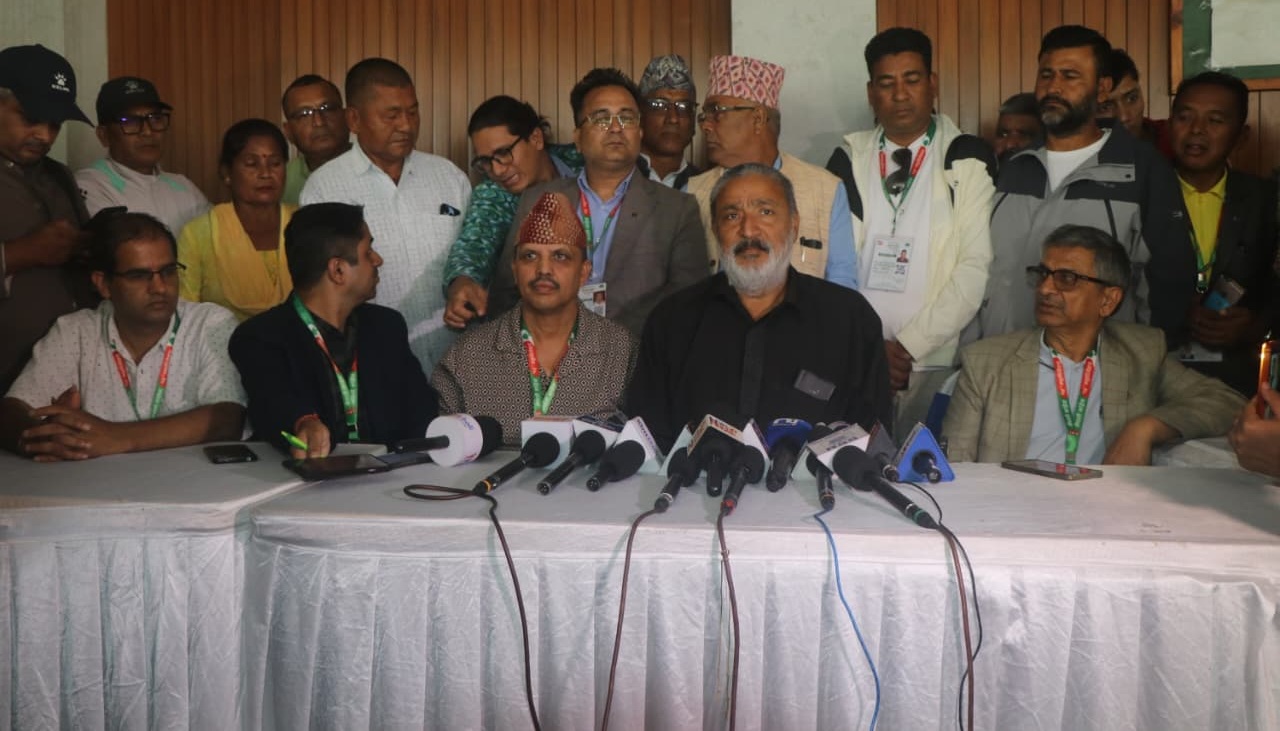 कांग्रेस सभापतिको उम्मेदवारी फिर्ता लिने राठोरको घोषणा, गगनलाई समर्थन