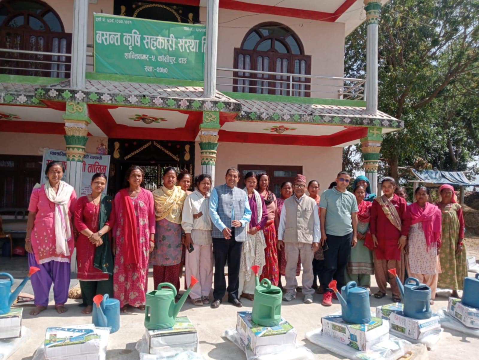 बेमौसमी तरकारीबाट मनग्य आम्दानी गर्दै मुक्त कम्लरी किसान