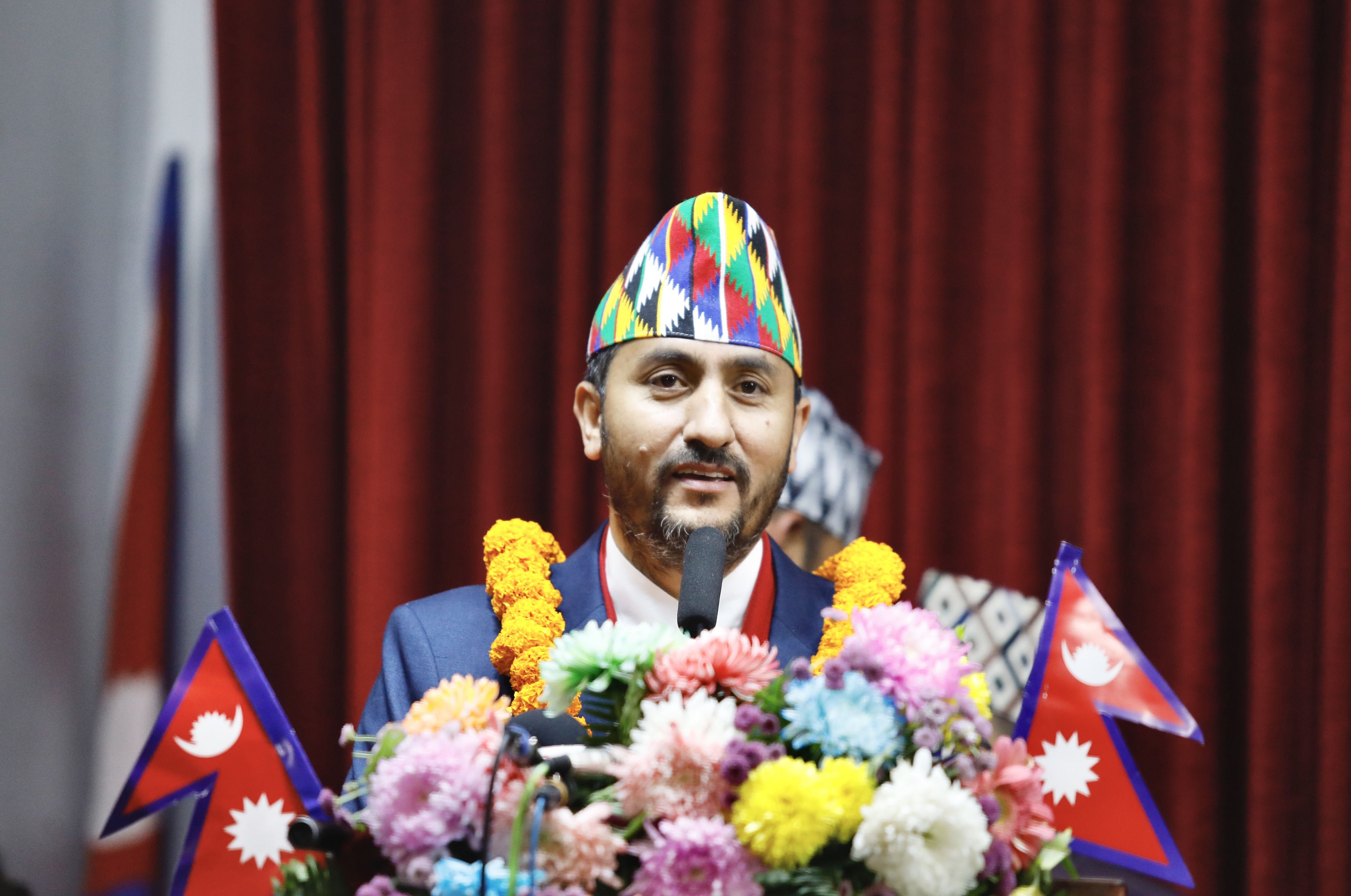 नेपालको राष्ट्रिय पहिचानको संरक्षणमा सबै जुट्नुपर्छ : सञ्चारमन्त्री खरेल