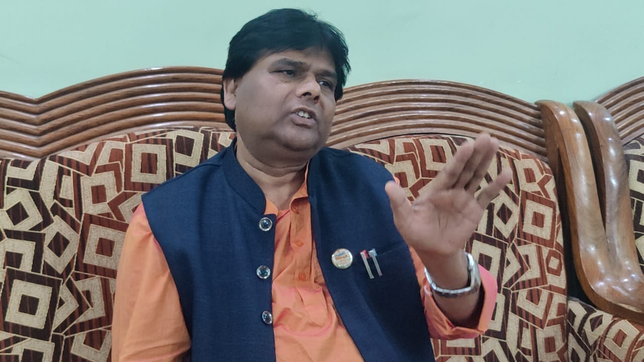 मध्यान्ह समाचार प्रभाव : गौर अस्पतालले बिरामीलाई दिँदै आएको खाना सेवा नरोक्ने