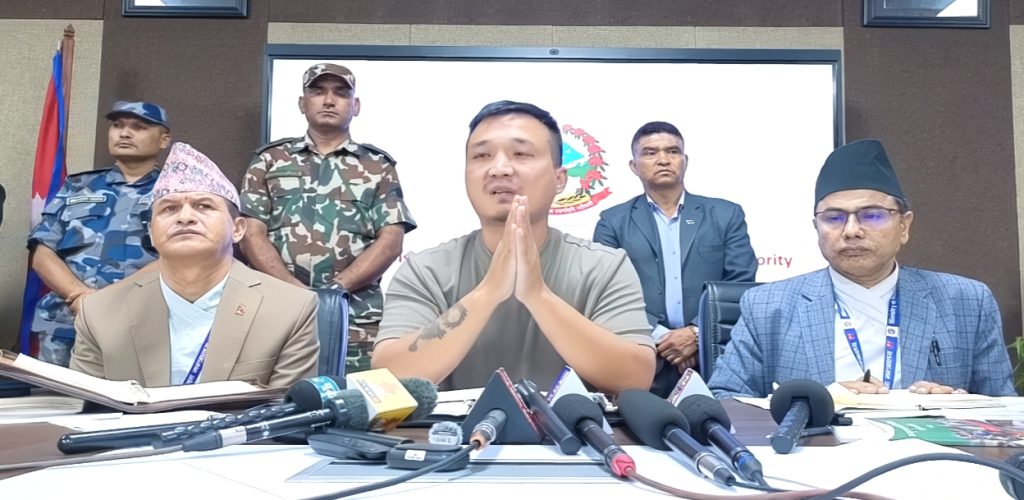 सुरुङको माथिबाट खन्ने तयारी हुँदै, आशा अझै कायमै : गृहमन्त्री गुरुङ