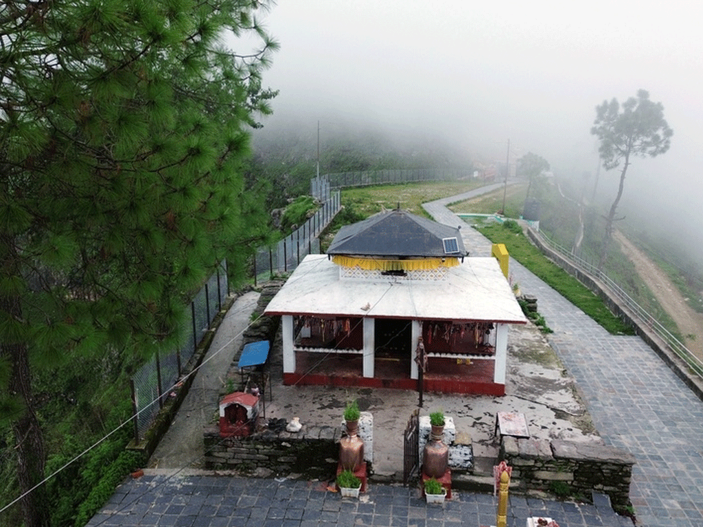ठेक्का तोड्दा तेब्बरले बढ्यो भैरव स्थानको भेटी