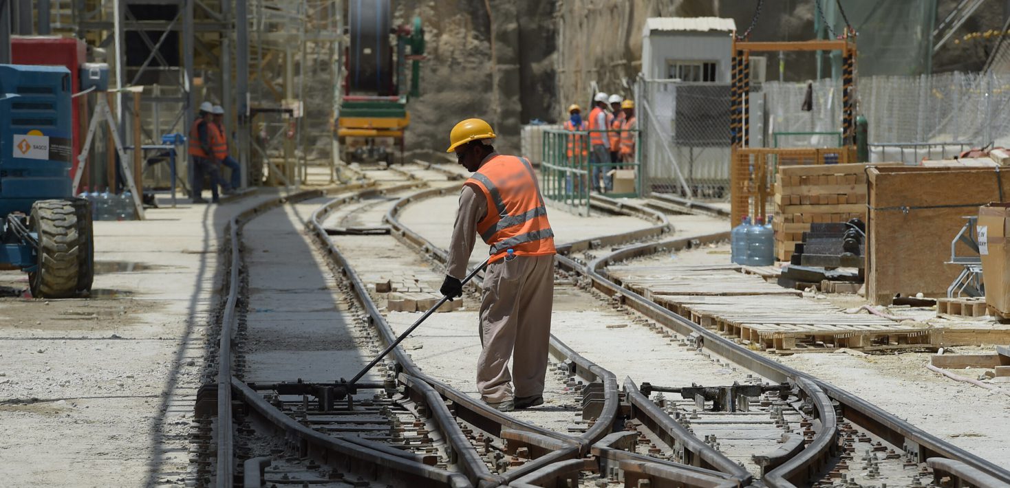 एम्नेस्टीको प्रतिवेदन : रियाद मेट्रोमा काम गर्ने नेपालीसहित आप्रवासीमाथि दशकौंदेखि दुर्व्यवहार
