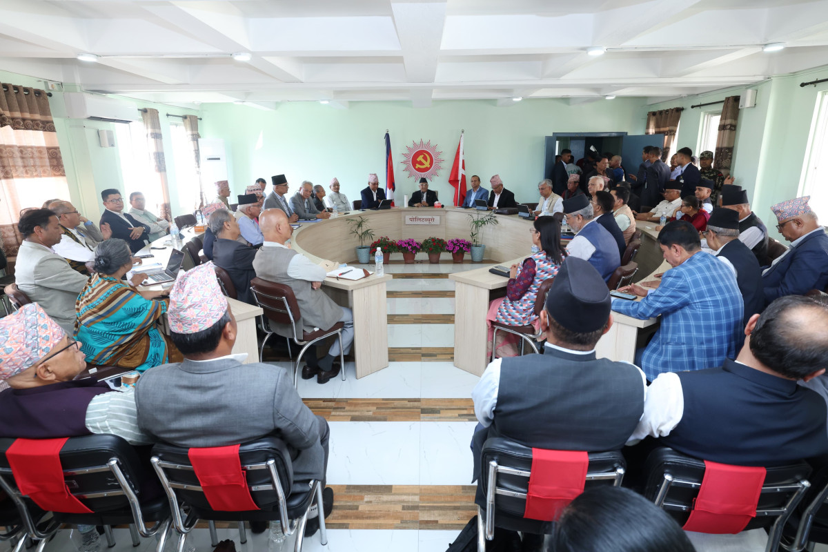 पूर्वराष्ट्रपति राजनीतिमा आउनु गम्भीर विषय : ओली