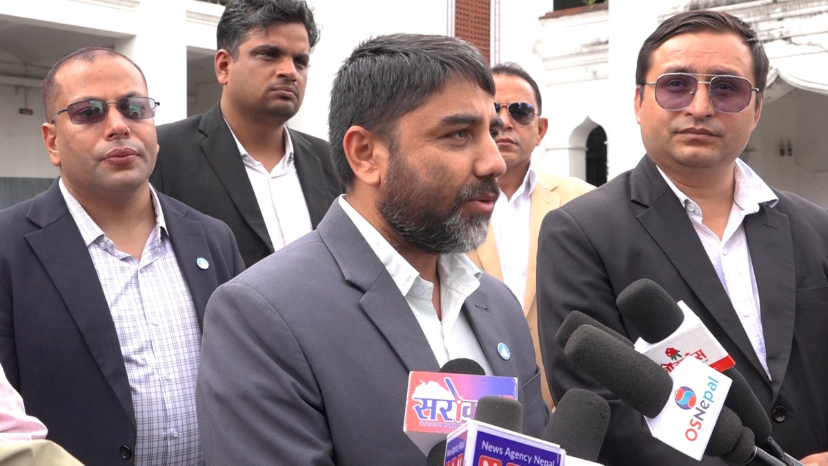 पार्टी पदाधिकारी हेरफेरको विवरण अद्यावधिक गर्न विलम्ब गरेको भन्दै निर्वाचन आयोग पुग्यो रास्वपा