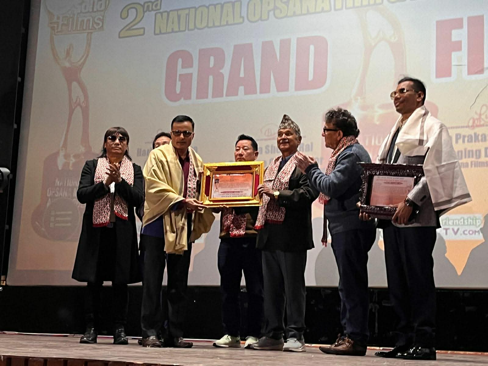 वरिष्ठ सञ्चारकर्मी दवाडीलाई सृजनशील सञ्चारकर्मी सम्मान