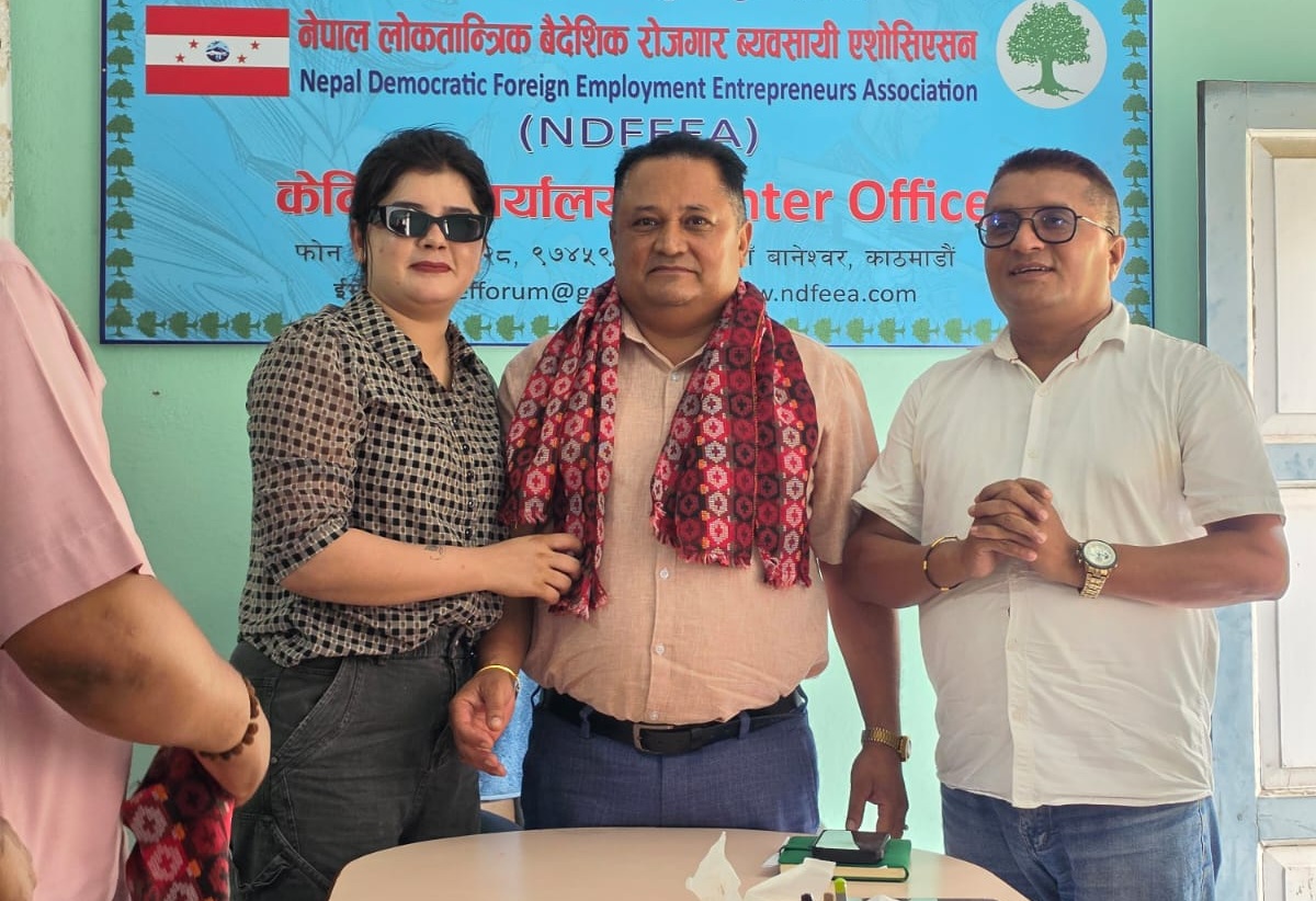 एसोसिएसन अध्यक्ष केसीद्वारा पदबहाली 