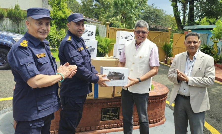 नेपाल चेम्बरद्वारा प्रहरीलाई १७ वटा ‘सर्भिलेन्स ड्रोन’ हस्तान्तरण