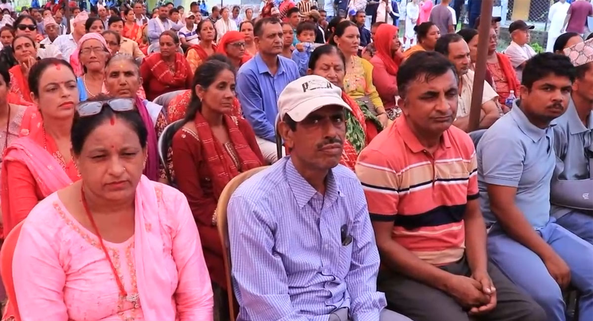 ५ सय परिवारलाई लालपुर्जा वितरण