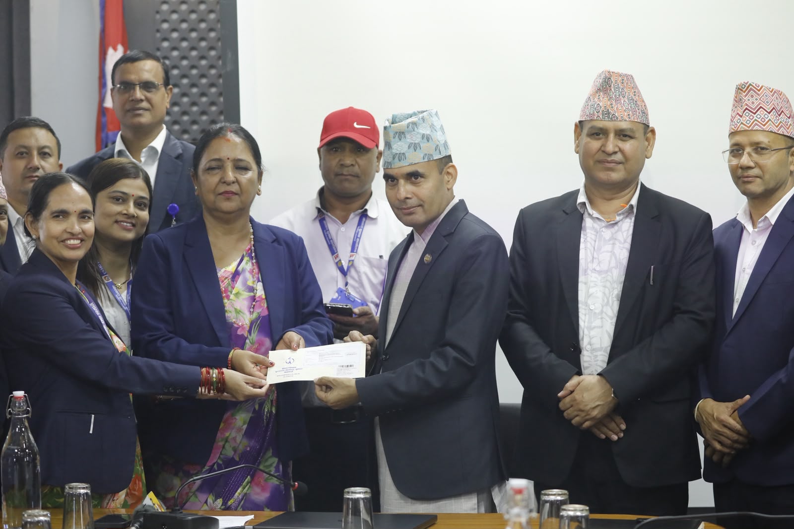 हुलाकमार्फत नेपाल टेलिकमको सिमकार्ड डेलिभरी सुरु