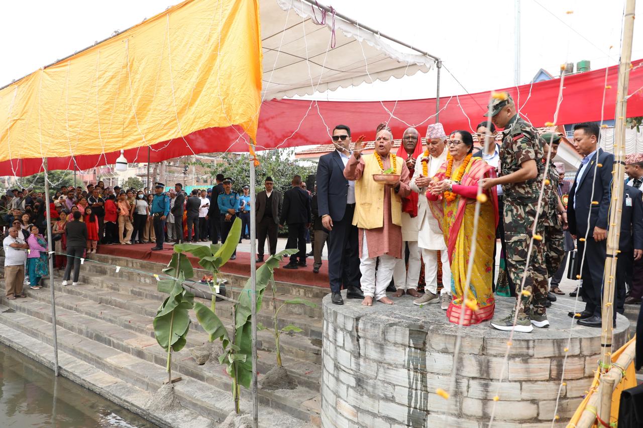 राष्ट्रपति पौडेलद्वारा छठी माताको पूजा आराधना