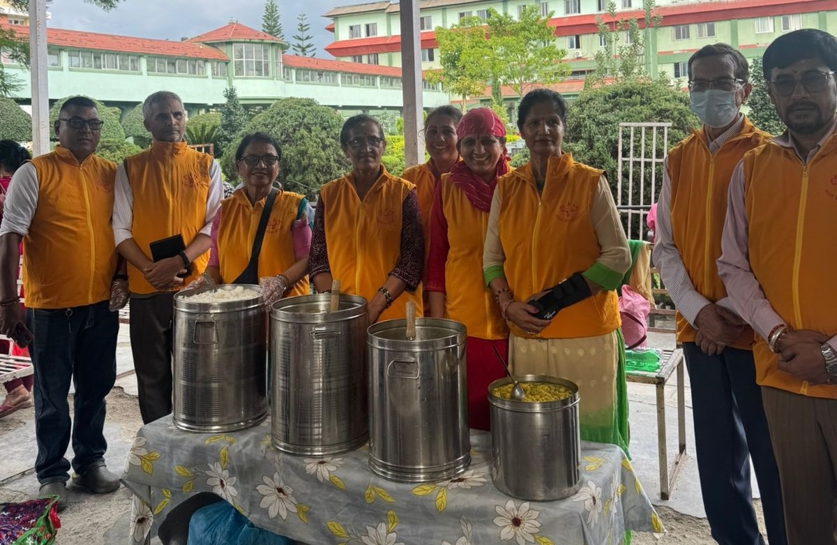 भोटेकोशी बाढीपीडितलाई आरती भोगको सहयोग