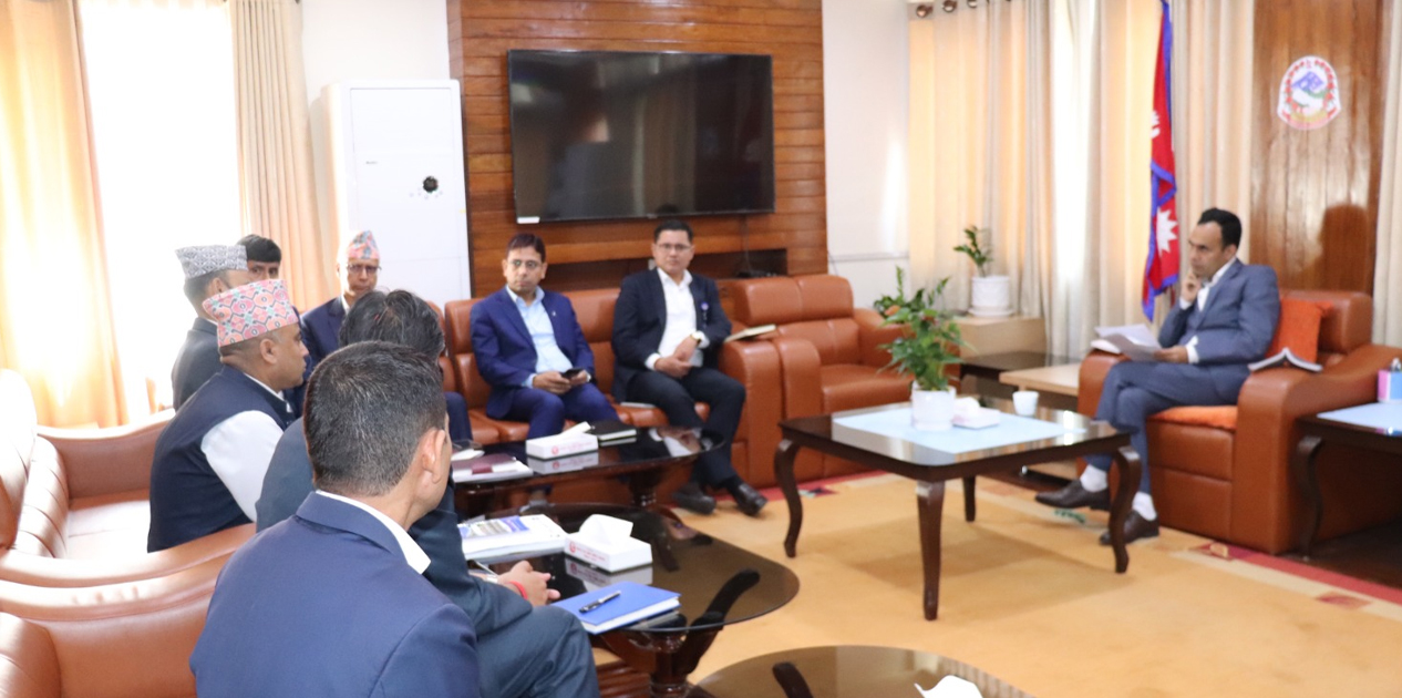 पत्रपत्रिका वर्गीकरणमा वास्तविक प्रकाशन यकिन गर्न सञ्चार मन्त्रीको निर्देशन