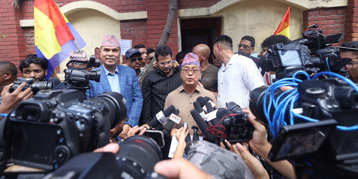 भ्रष्टाचार छानबिन गर्न माग गर्दै राप्रपाले बुझायो अख्तियारमा ज्ञापनपत्र