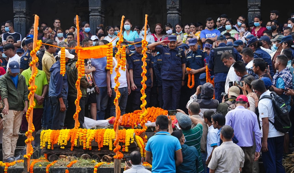 आन्दोलनमा ज्यान गुमाएकाहरुको पशुपति आर्यघाटमा अन्त्येष्टि
