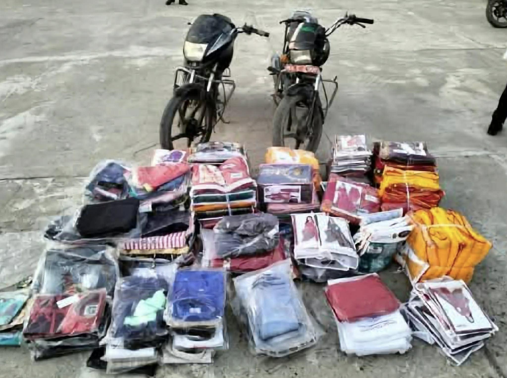 भन्सार छलीका लाखौंका सामानसहित दुईवटा मोटरसाइकल नियन्त्रणमा
