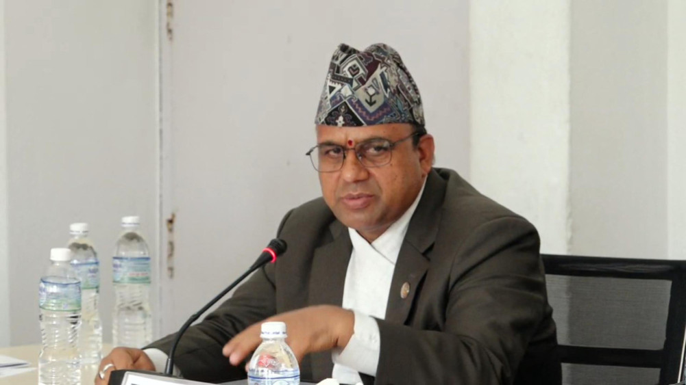 सरकारी कर्मचारीमा समर्पित भएर गर्ने प्रवृत्ति छैन : मन्त्री पाण्डे