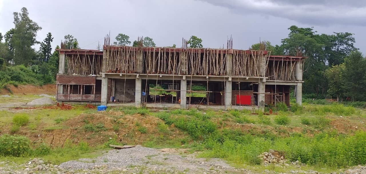 कर्णालीको प्रवेशद्वारकै बसपार्कको बिजोग