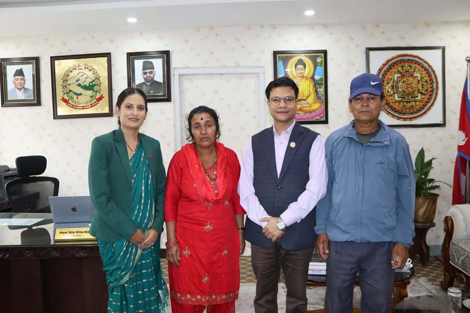 अजित मिजार हत्या प्रकरण : न्यायको माग गर्दै मन्त्री बादी र सचेतक परियारसँग परिवारको भेट