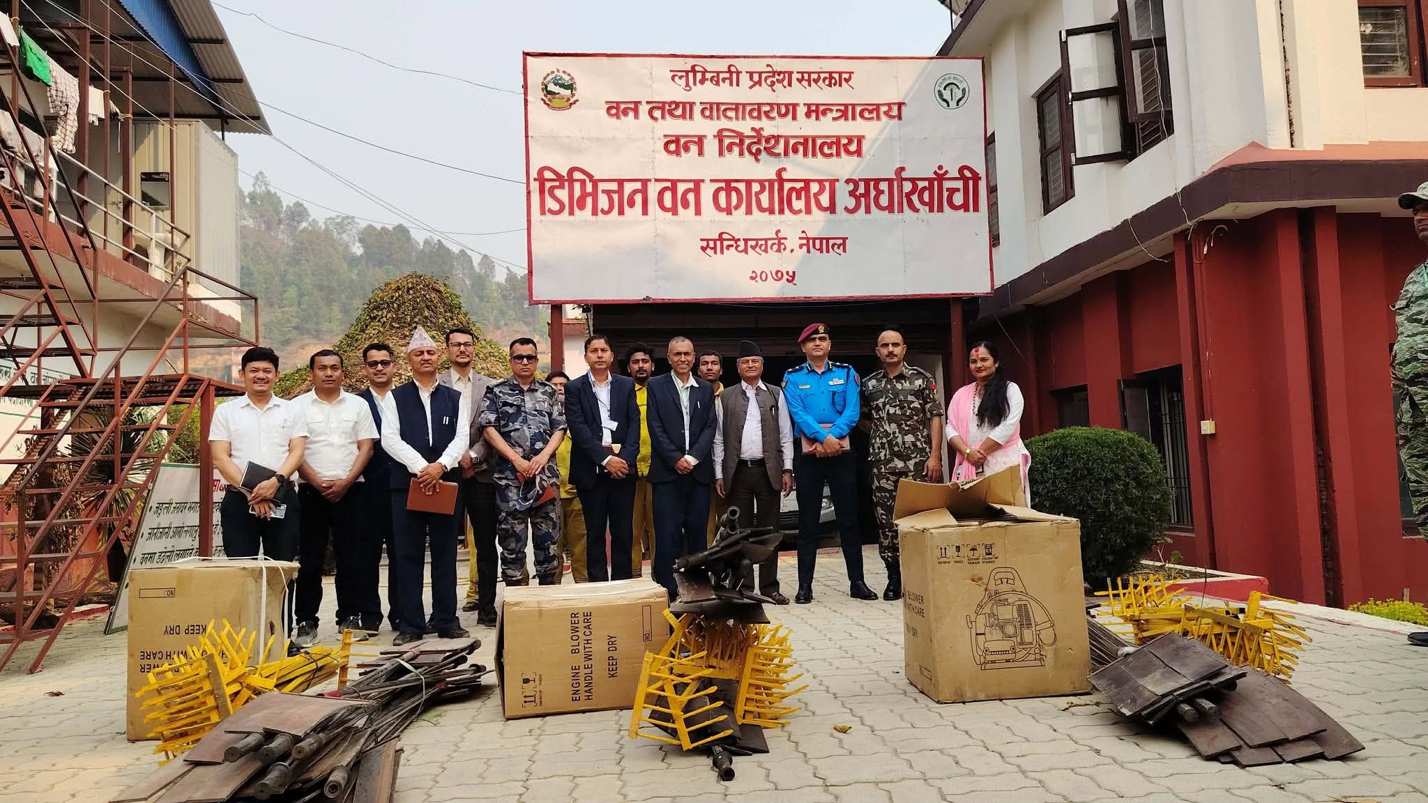 डढेलोबाट वन जोगाउन रातभर गस्तीदेखि ड्रोनबाट निगरानी
