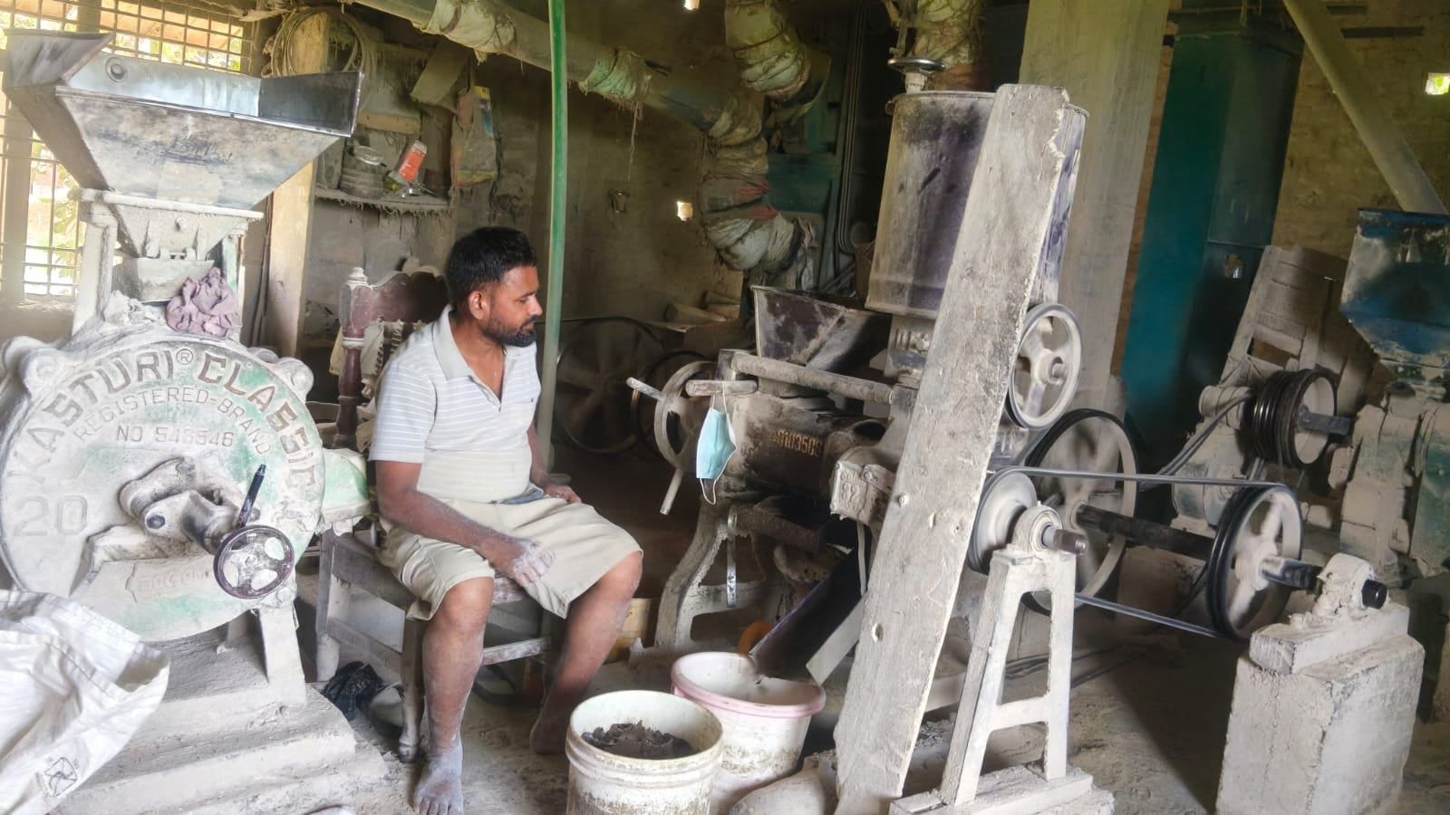 विदेशको १२ घण्टे काम छाडेर गाउँमै सेलर मिल