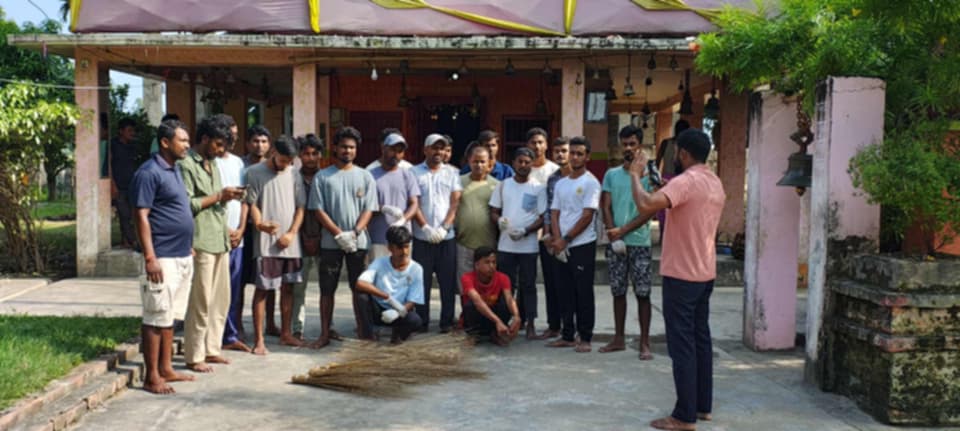 बालासुन्दरी भगवती मन्दिर परिसरमा सरसफाइ