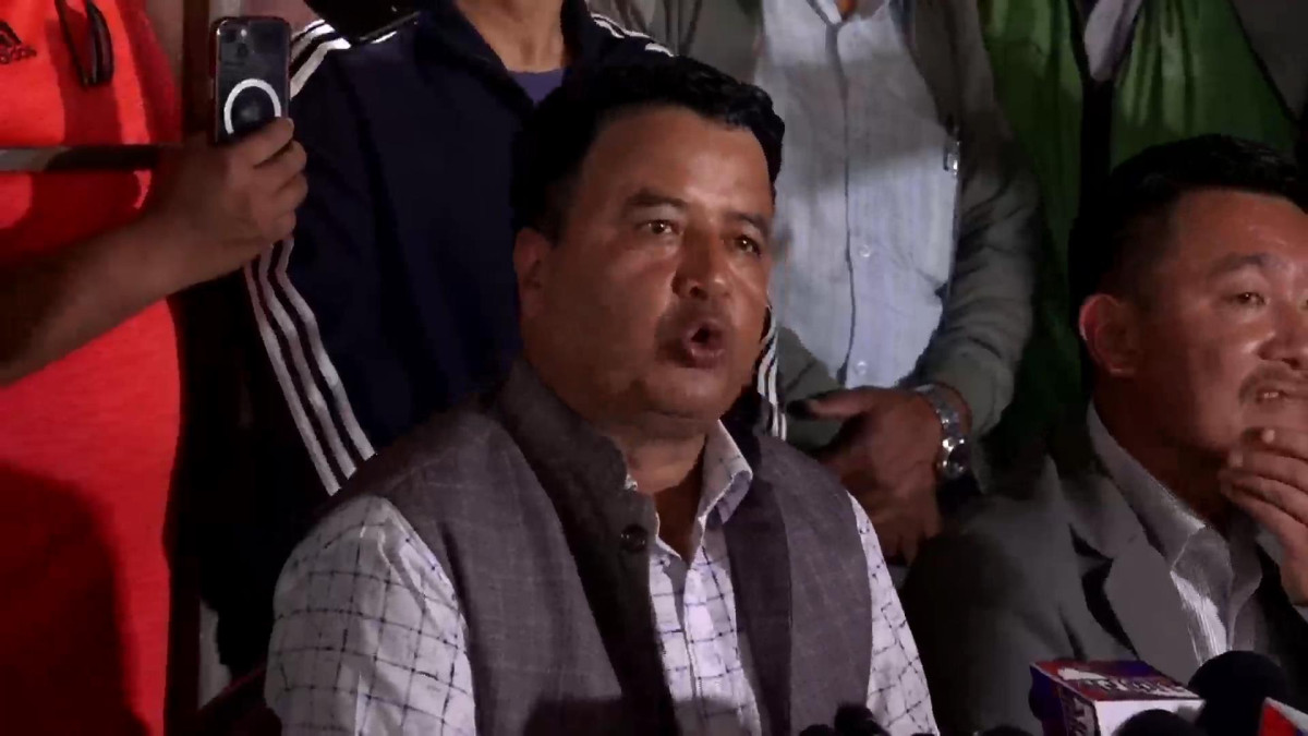 हामी संसद पुनर्स्थापनाको माग राखेर सर्वोच्च अदालतको ढोका ढक्ढक्याउँछौंः महेश बस्नेत