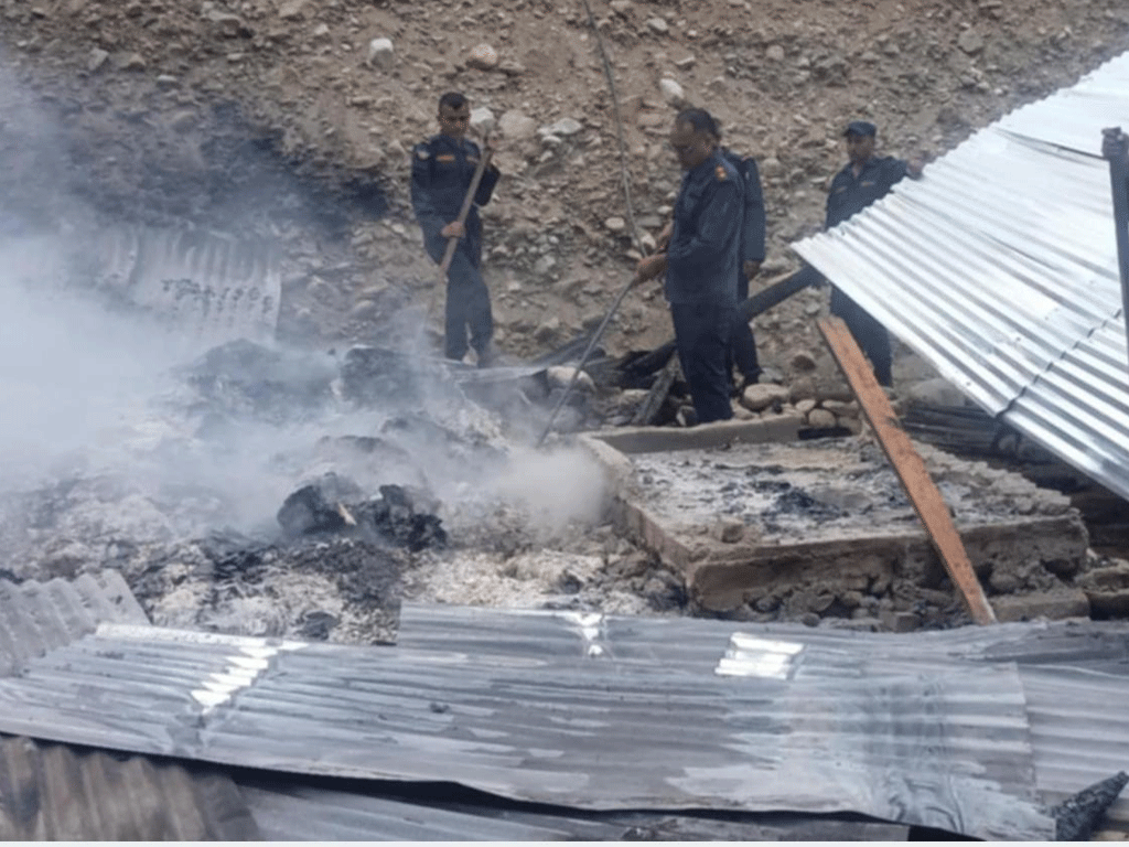 हुम्लाको झापुकुनास्थित किराना पसलमा आगलागी