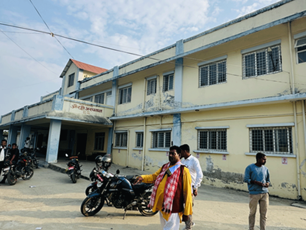 अस्पतालकै भवनबाट गाउँपालिकाको सेवा