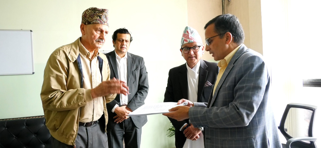 दीपक भट्टको मानव अधिकार संरक्षण माग्दै आयोगमा निवेदन