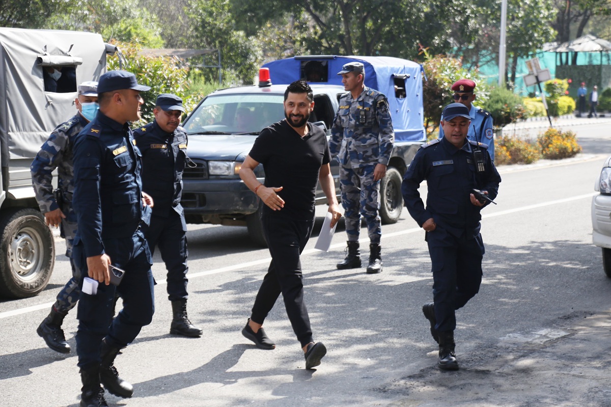 जसपा नेपालको राष्ट्रिय महाधिवेशन मञ्च हावाहुरीले भत्कायो