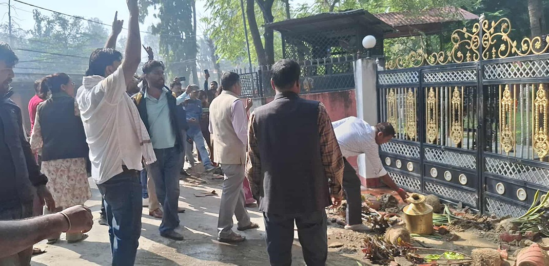प्रदेश प्रमुखले सुटुक्क मुख्यमन्त्री नियुक्त गरेपछि मधेशमा तनाव, तोडफोडमा उत्रिए सांसद