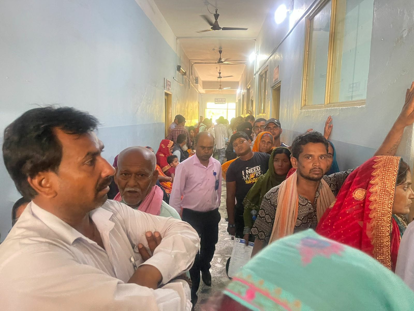 गौर आँखा अस्पतालमा बिरामीको चाप बढ्दो, एकै दिन ८०० जनाले लिए सेवा