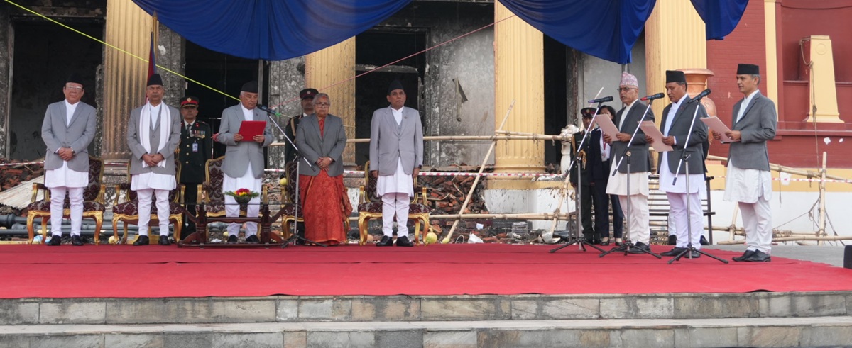 नवनियुक्त तीन मन्त्रीले लिए शपथ