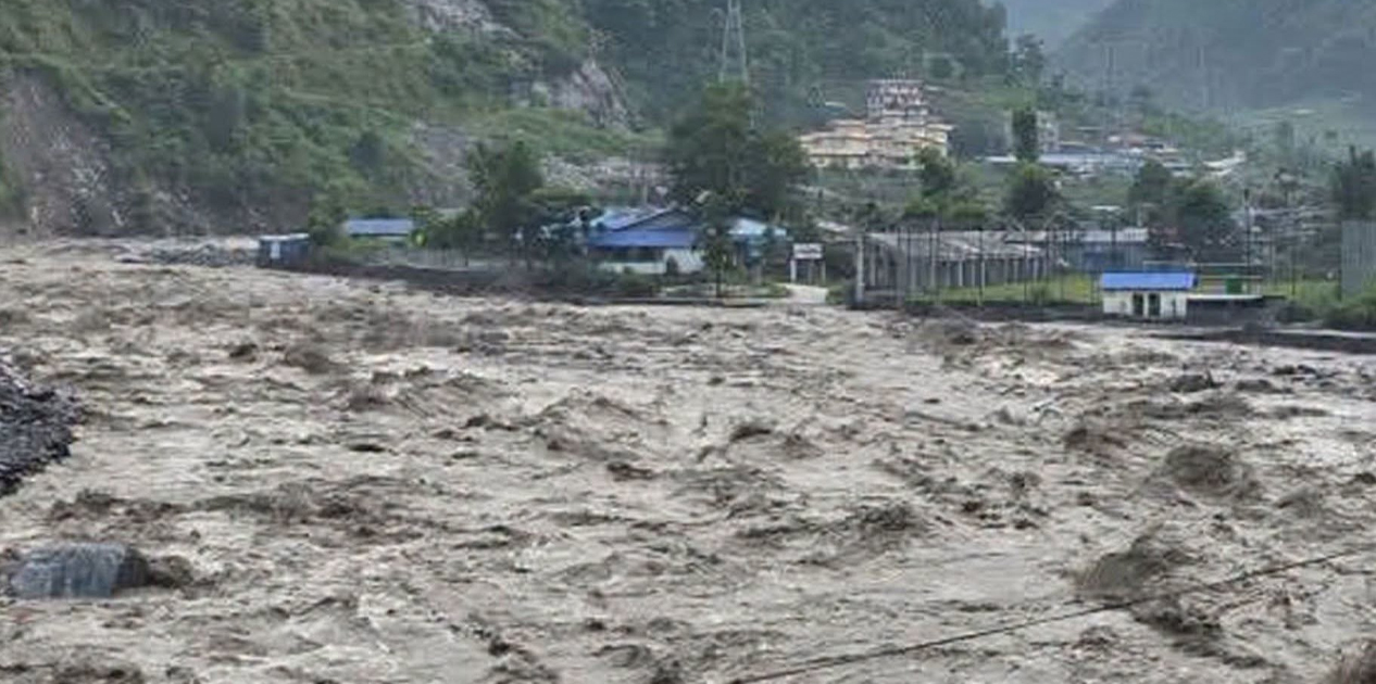 बाढीपीडितहरूको सहयोगका लागि व्यवसायीहरू जुट्दै
