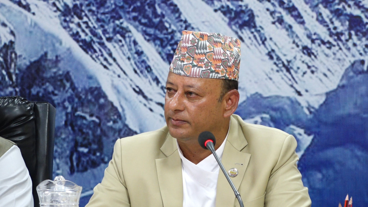 निजी क्षेत्रलाई सँगै लिएर ट्रान्समिसन लाइन बनाउने गरी सरकार अघि बढेको छ : मन्त्री खड्का