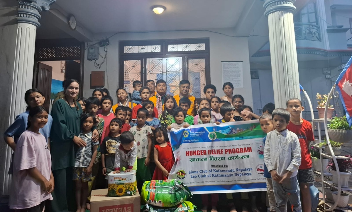 लायन्स क्लब अफ काठमाडौं नेपालयद्वारा असहाय बालबालिकालाई खाद्यान्न सहयोग