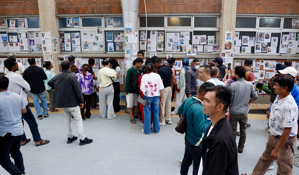 अन्तिम म्यासेजपछि मौन छ मोबाइल, टिचिङको भित्तामा खोजिँदै छ अनुहार