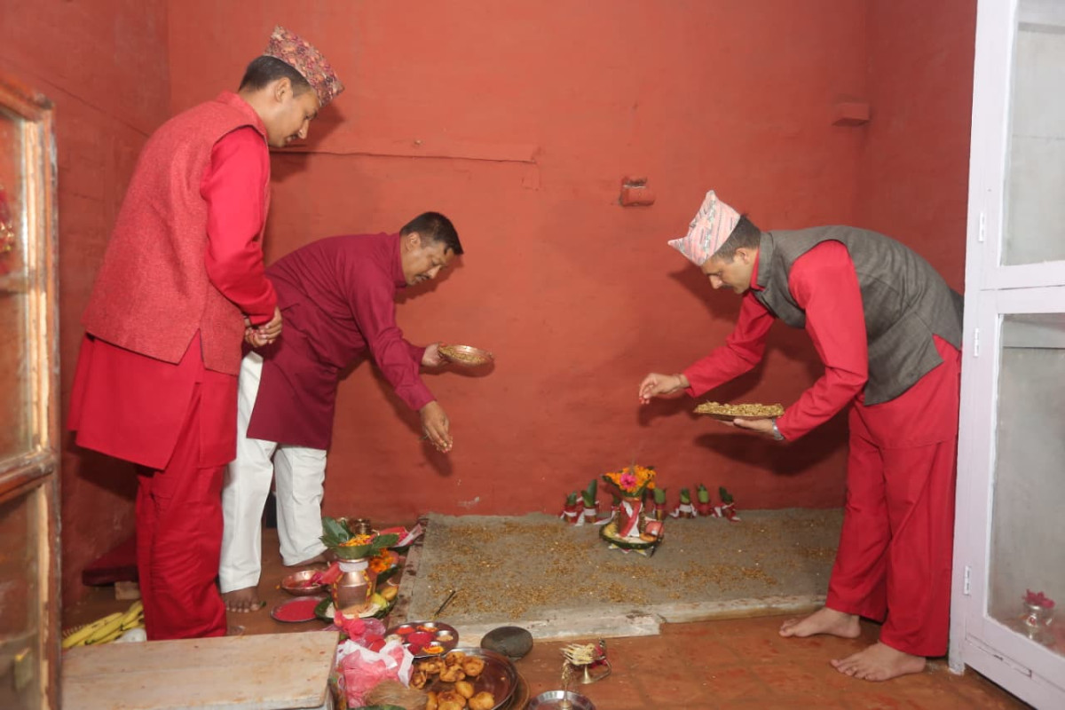 दसैं घरमा राखियो जमरा 
