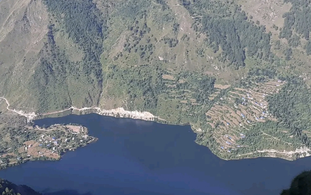 स्यार्पु तालमा पर्यटकको आकर्षण बढ्दो, डुंगा सञ्चालन रोकिँदा चुनौती