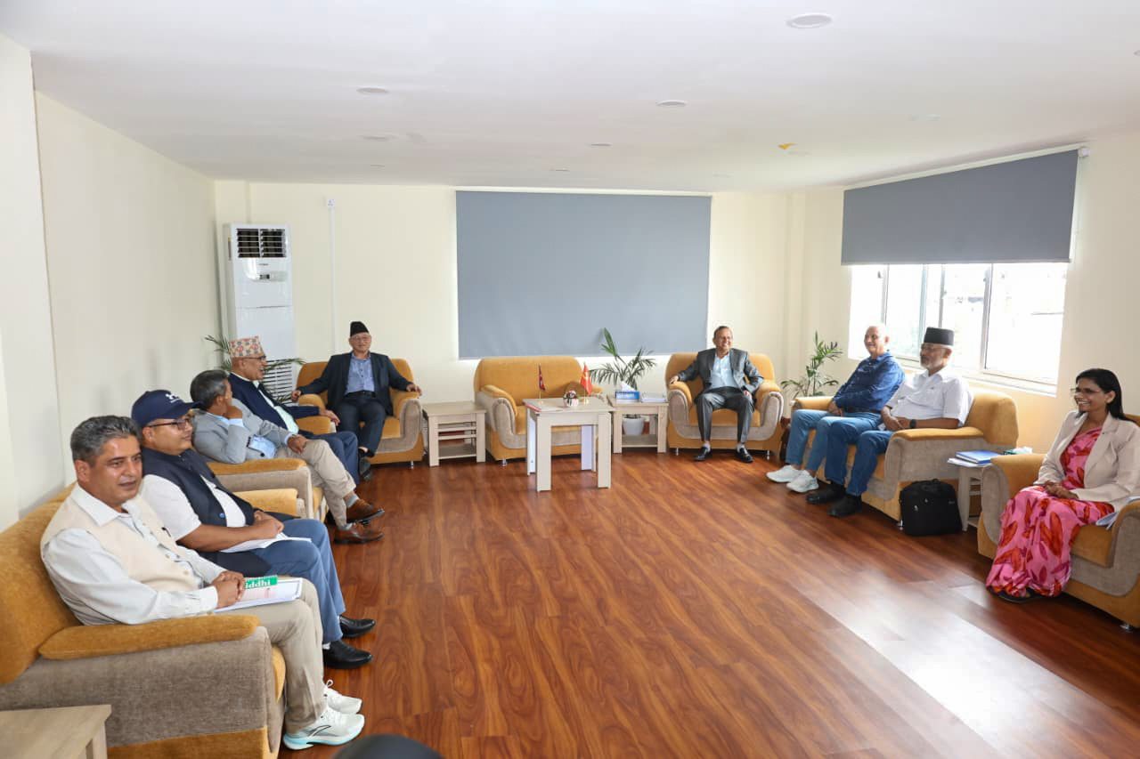 एमाले पुनर्गठनसम्बन्धी कार्यदलमा दुई प्रतिवेदन, दुई दिन अध्ययन गरेर एउटै बनाइने