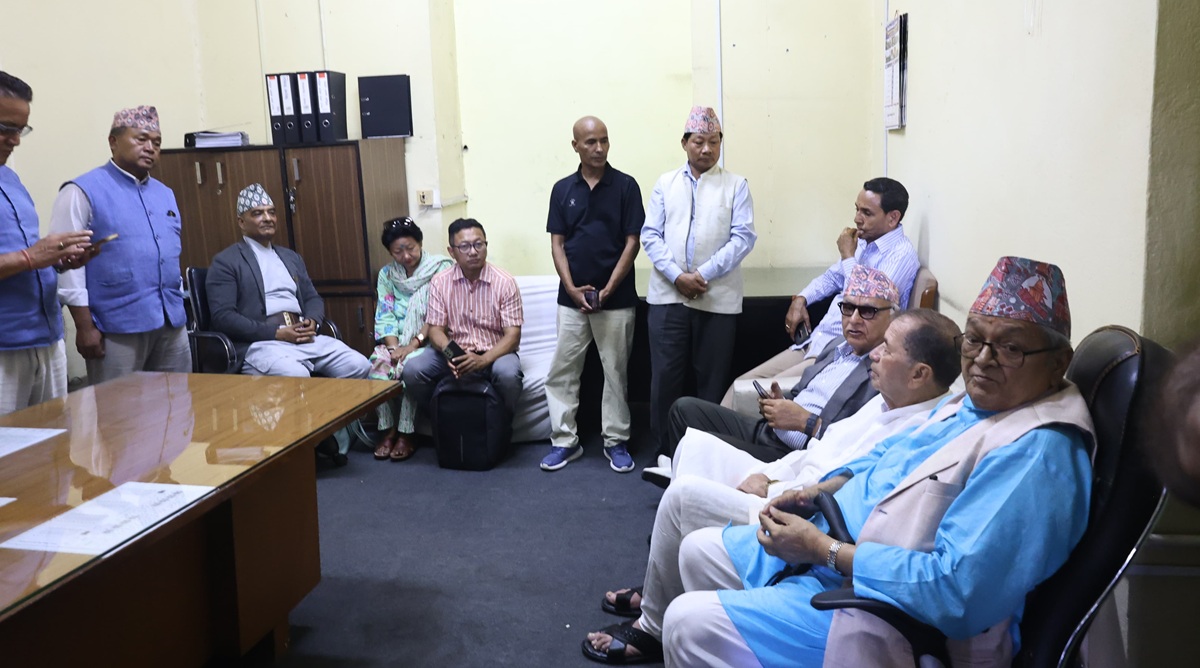 राप्रपाले अनुशासन समितिको अध्यक्षबाट हटाएपछि नवराज सुवेदी पुगे निर्वाचन आयोग