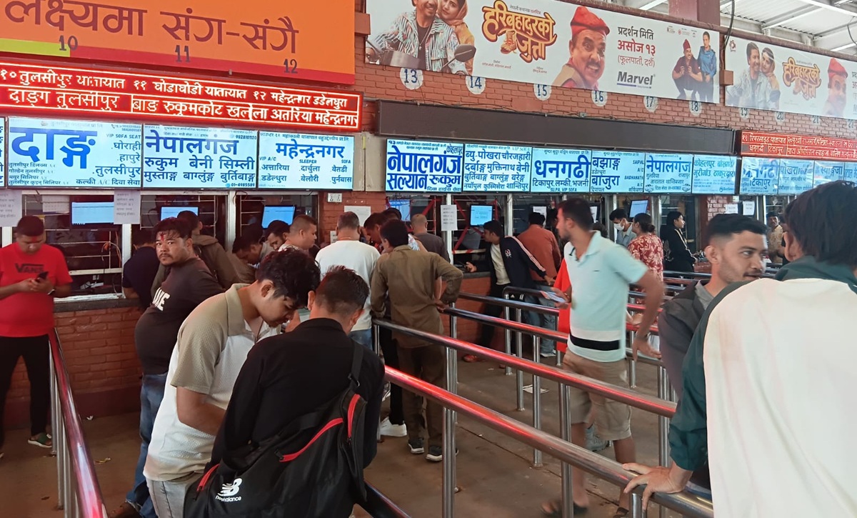 नयाँ बसपार्कमा यात्रुको घुइँचो बढ्दै