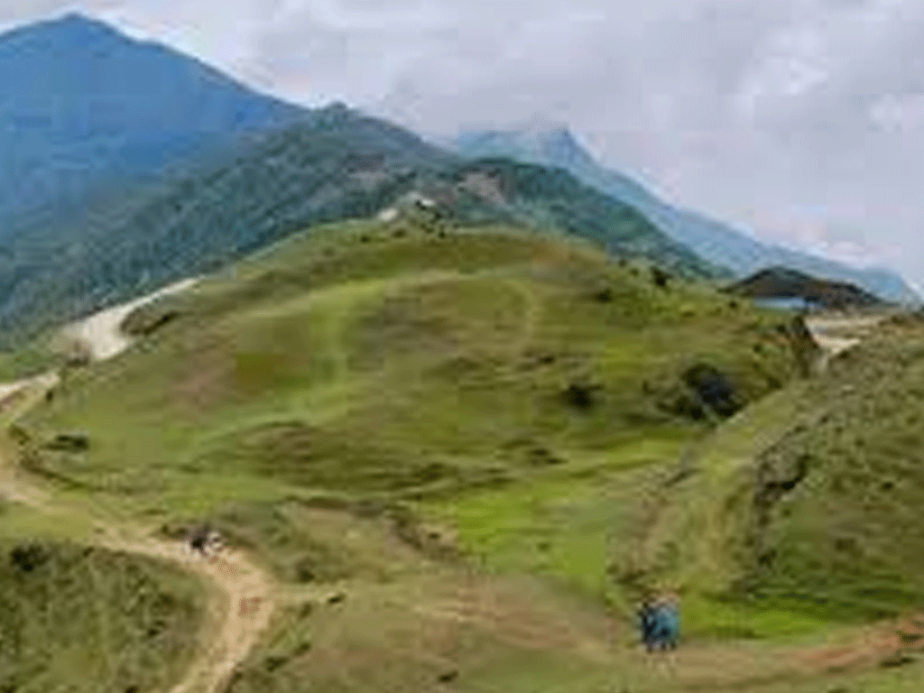 पर्यटकका लागि सहज गन्तव्य बन्दै भोजपुरको ‘चखेवा भञ्ज्याङ’
